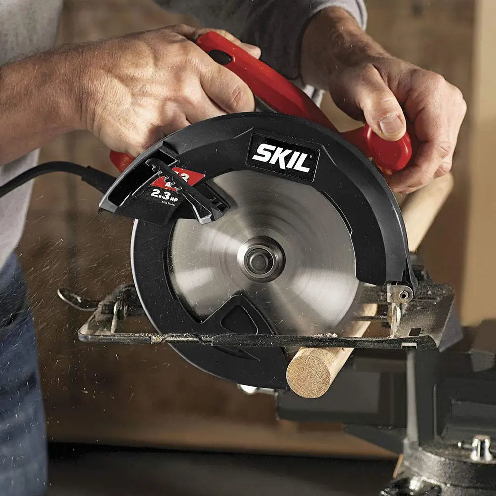 13 Amp Circular Saw With Powerful Motor And Lightweight Handling